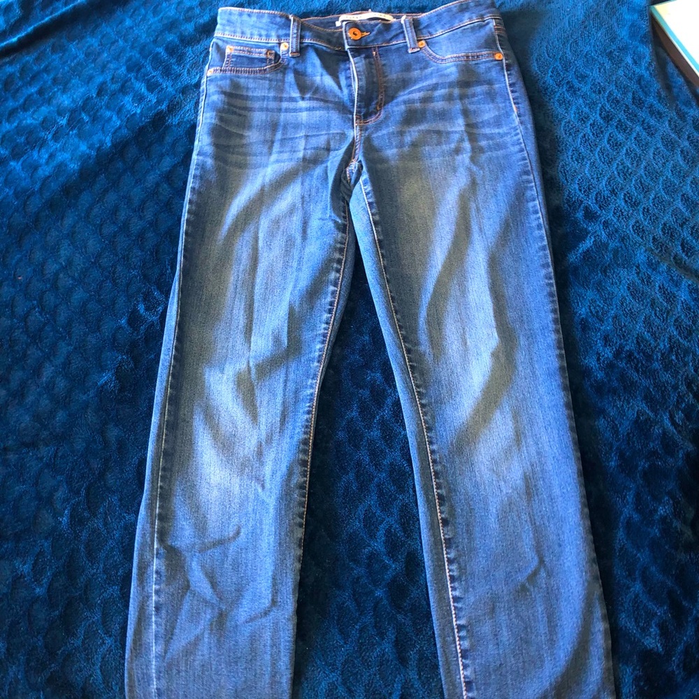 Amazing high waisted jeans for everyday wear!